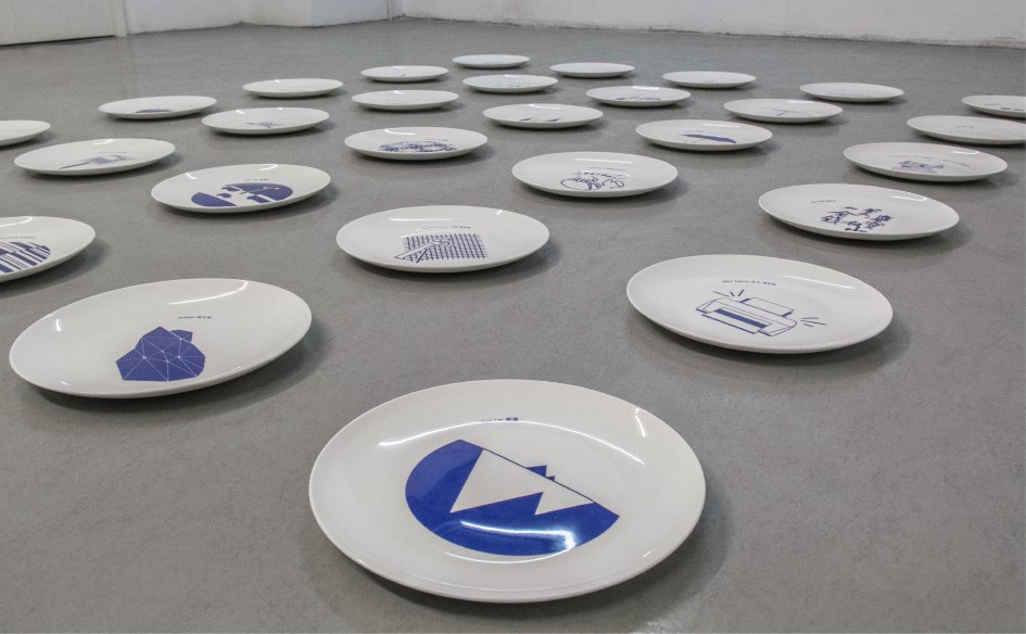 K11开幕展艺术家限量瓷盘_02
